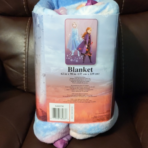 Disney Frozen II Blanket - Picture 4 of 8